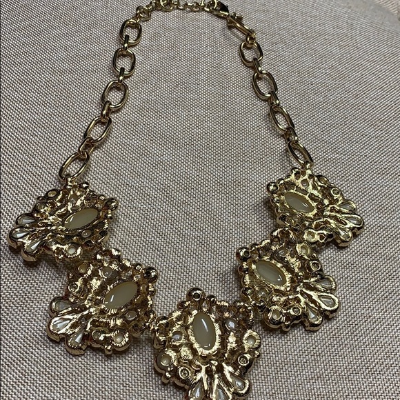 Banana Republic Statement Necklace - Picture 5 of 5